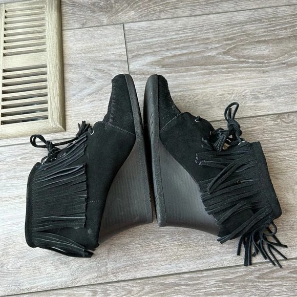 Minnetonka Black  Lace-Up Fringe Wedge Booties - Picture 7 of 12